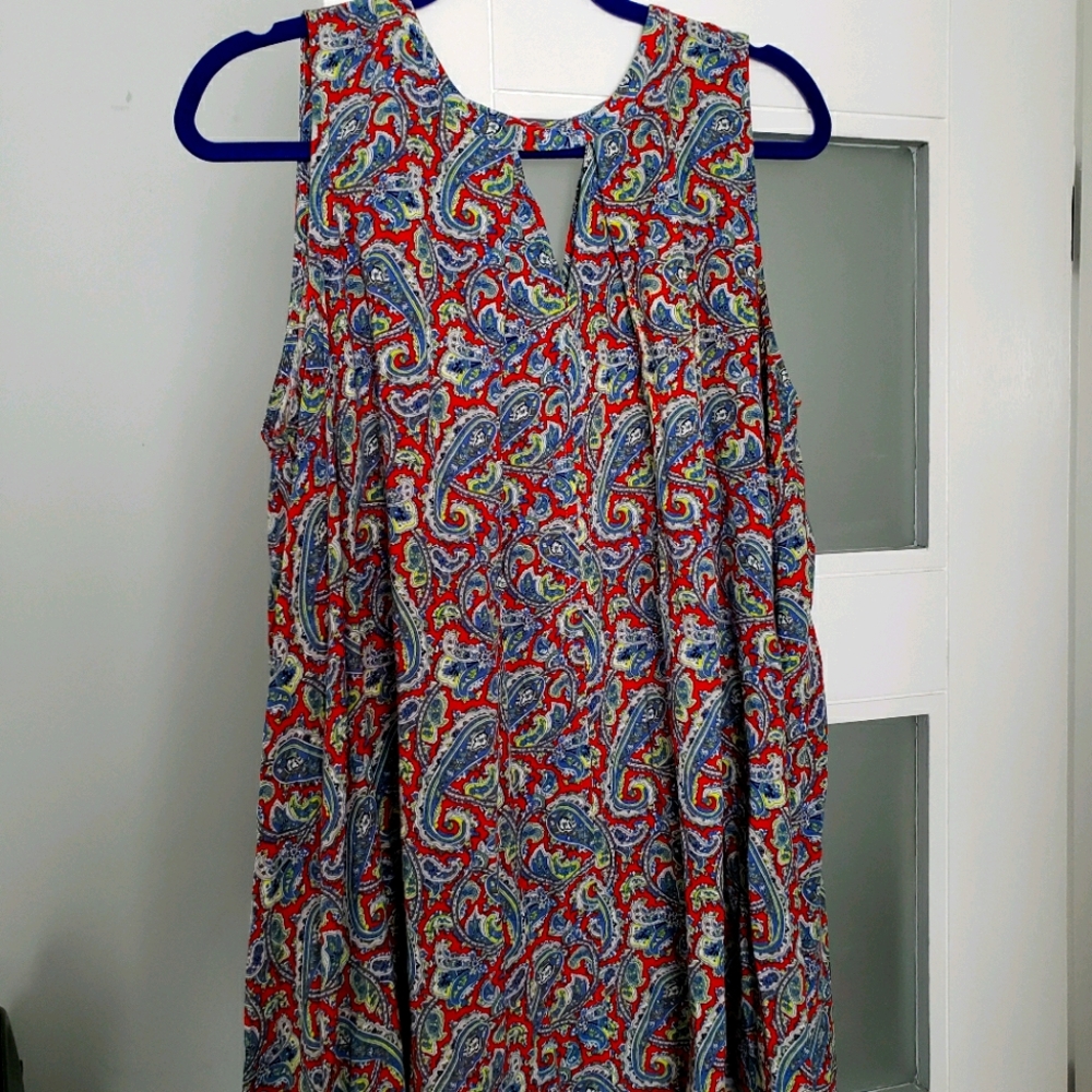 Sleeveless tunic top